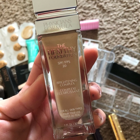 MAKEUP LOT - Picture 4 of 5